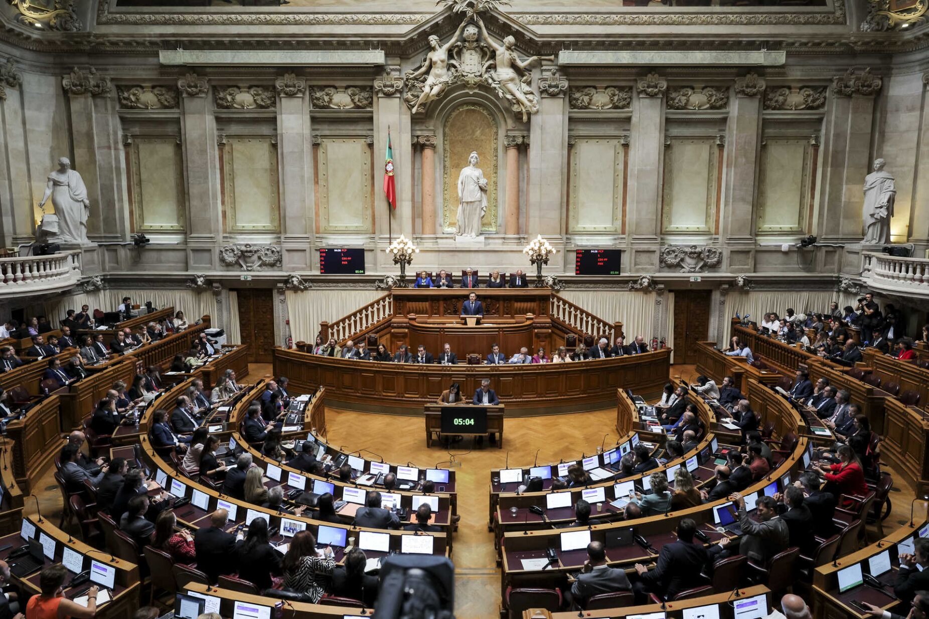 Chat Control divide Parlamento: do "combate ao abuso infantil online" ao "ataque à privacidade"