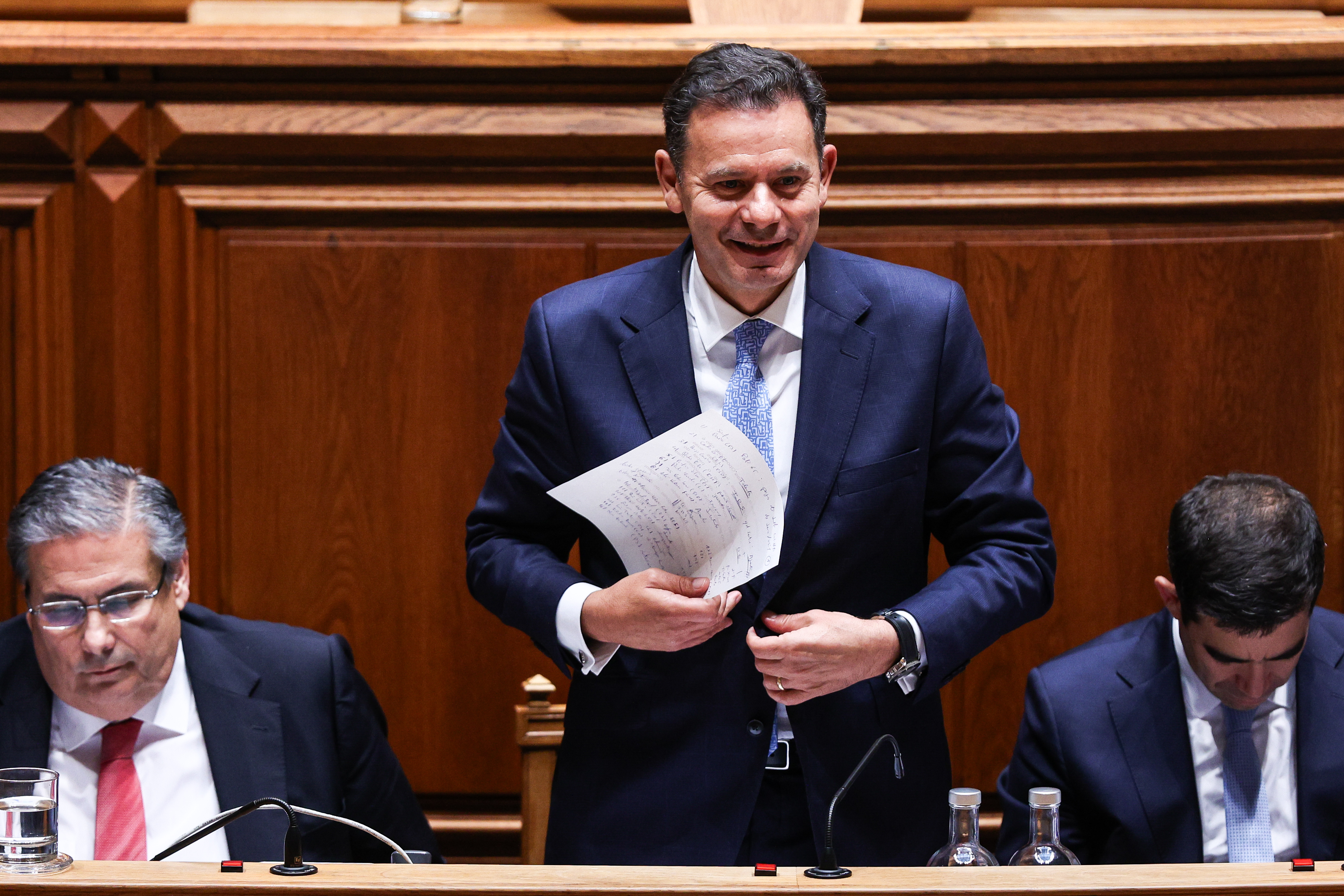 Cem dias de Governo: SNS continua "em enormes dificuldades" e tudo o que Montenegro "ainda não fez"