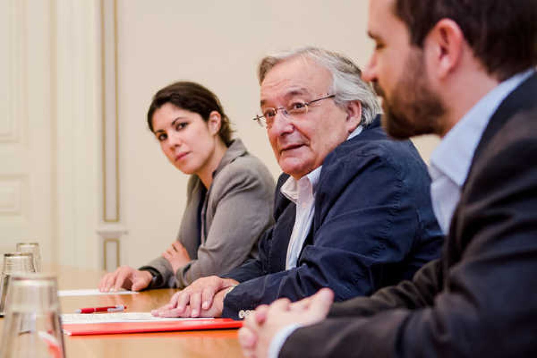 "Remar contra a corrente." Fernando Rosas aceita convite do BE "em nome da urgência" que "coloca em causa valores de Abril"