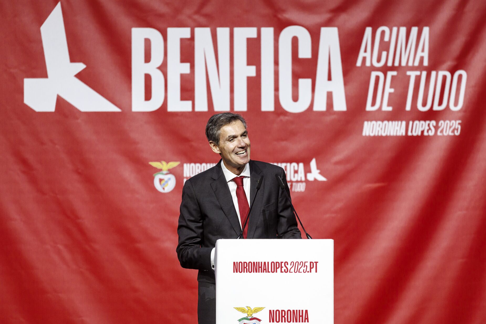 Noronha Lopes diz que Rui Costa "andou desaparecido" e defende aposta em "futebol dominador que empolgue os adeptos"