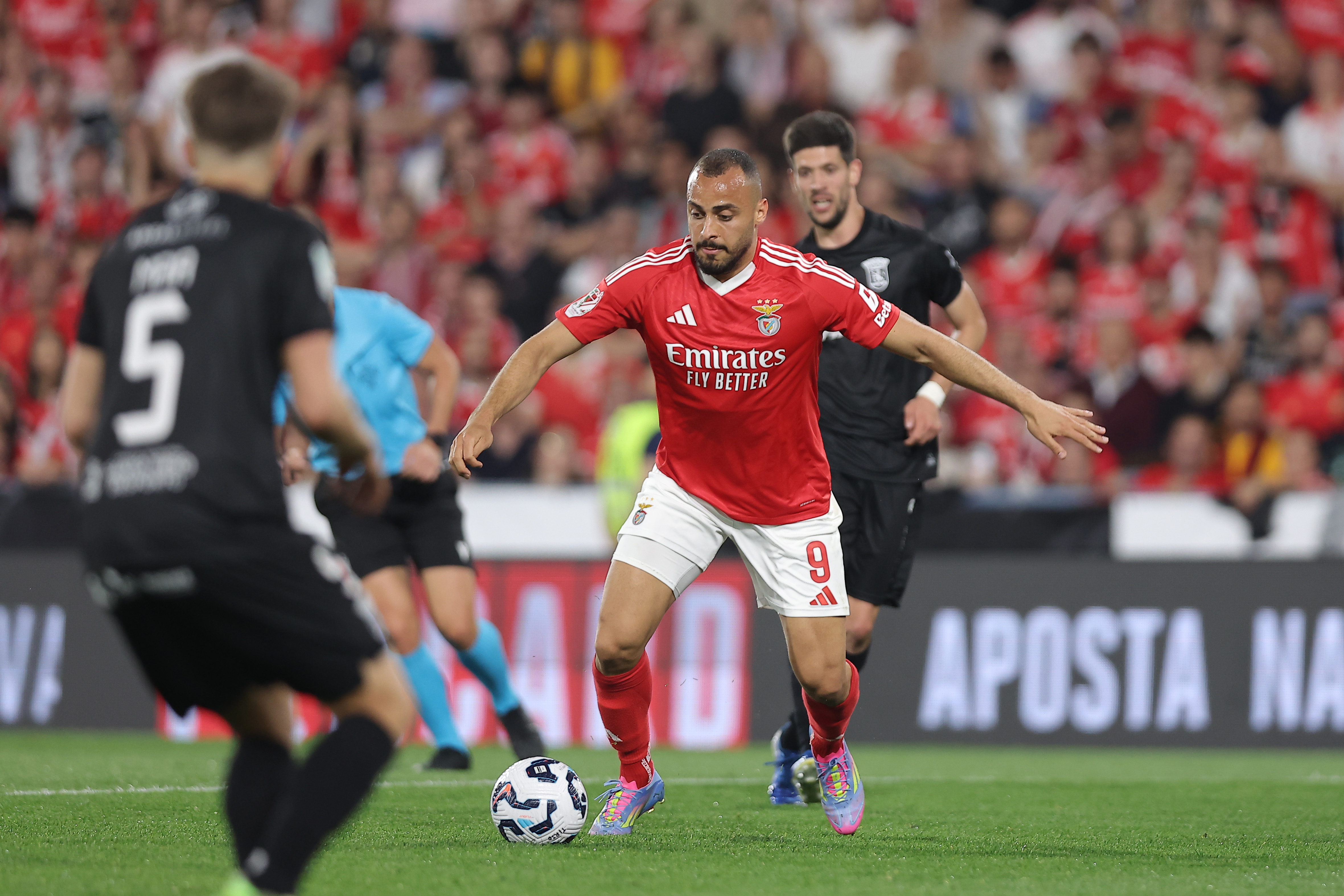 Benfica chega a acordo com Botafogo para transferência de Arthur Cabral