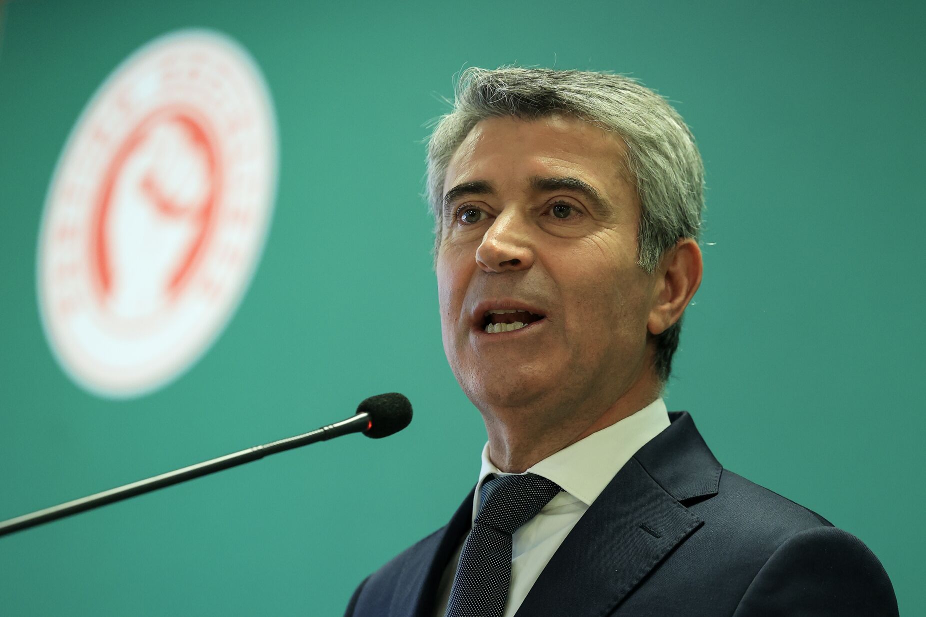 Carneiro pede "ponderação" a Marcelo sobre extinção da FCT e admite apreciação parlamentar