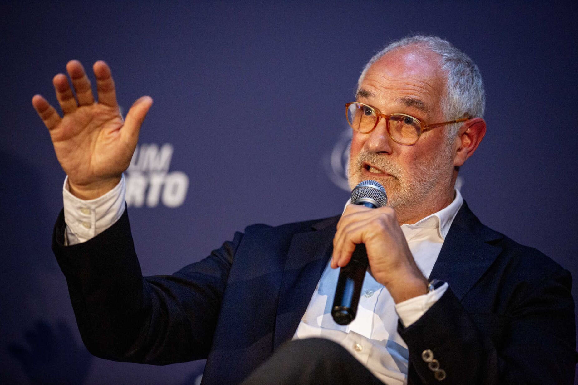 Andoni Zubizarreta ainda se mantém a trabalhar como diretor desportivo FC Porto