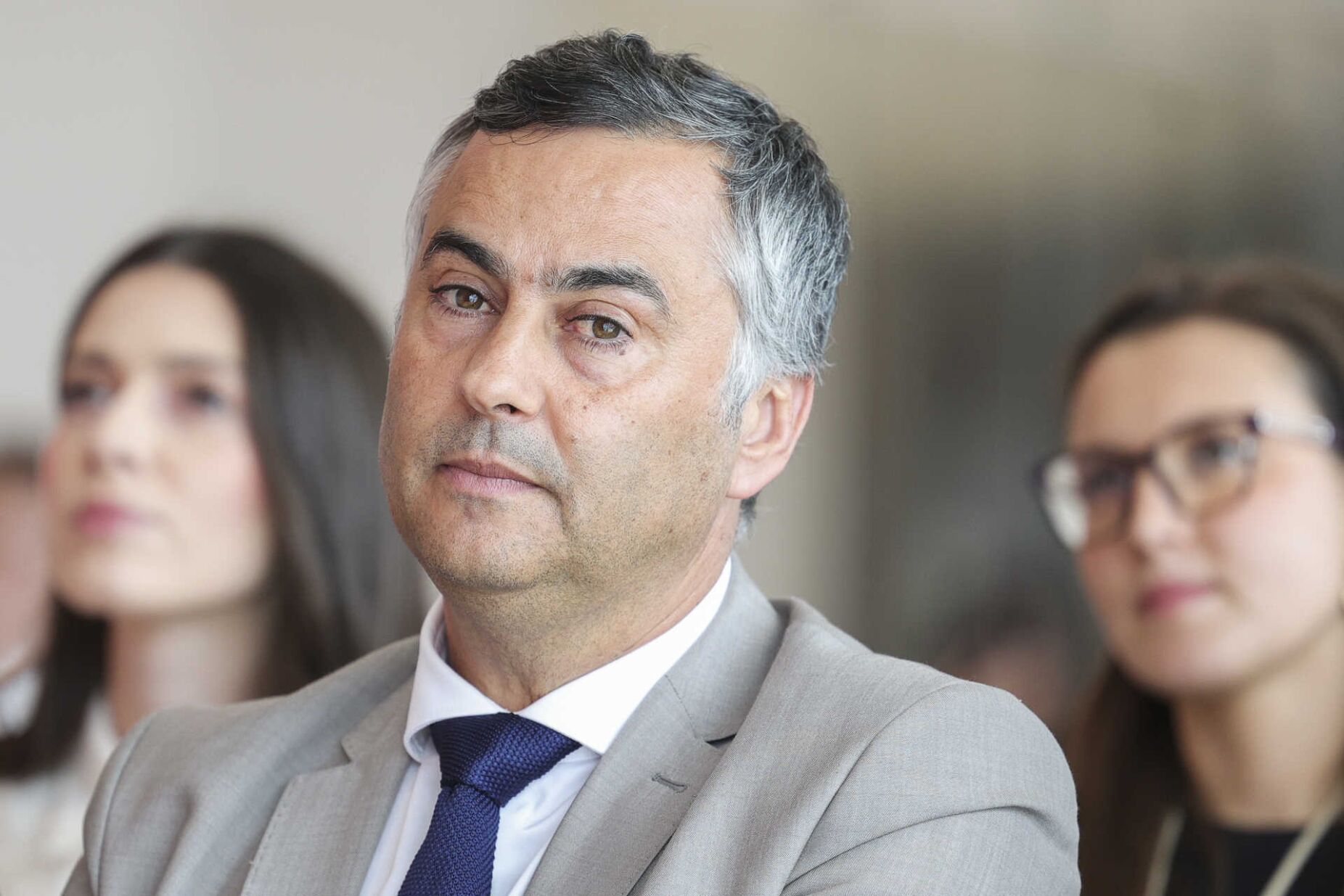 Apoio à deslocação dos docentes: Governo diz que "não é correto" comparar salários de outubro e dezembro