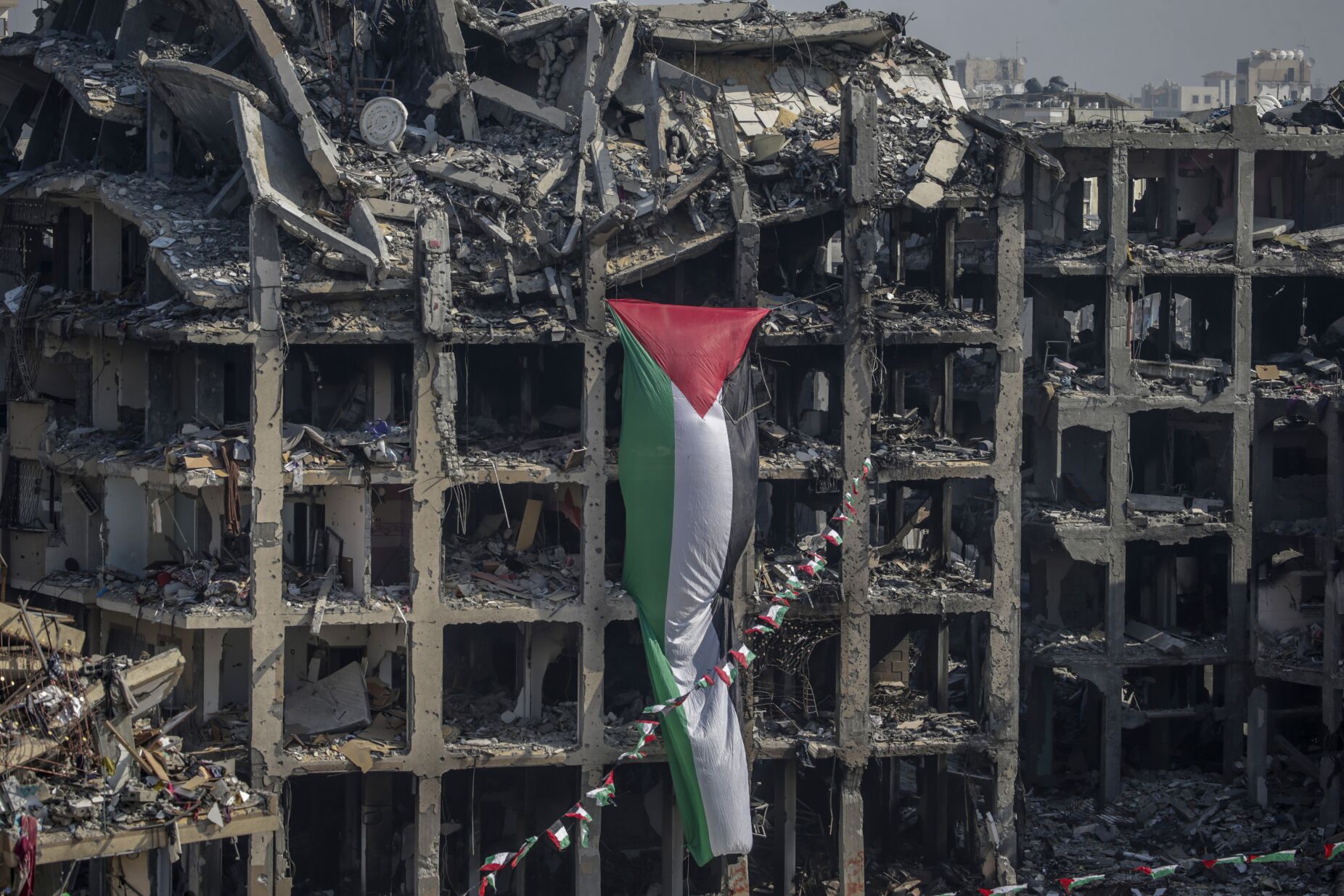 Catar condena sugestão de deslocar à força palestinianos para Arábia Saudita e denuncia "violação do direito internacional"