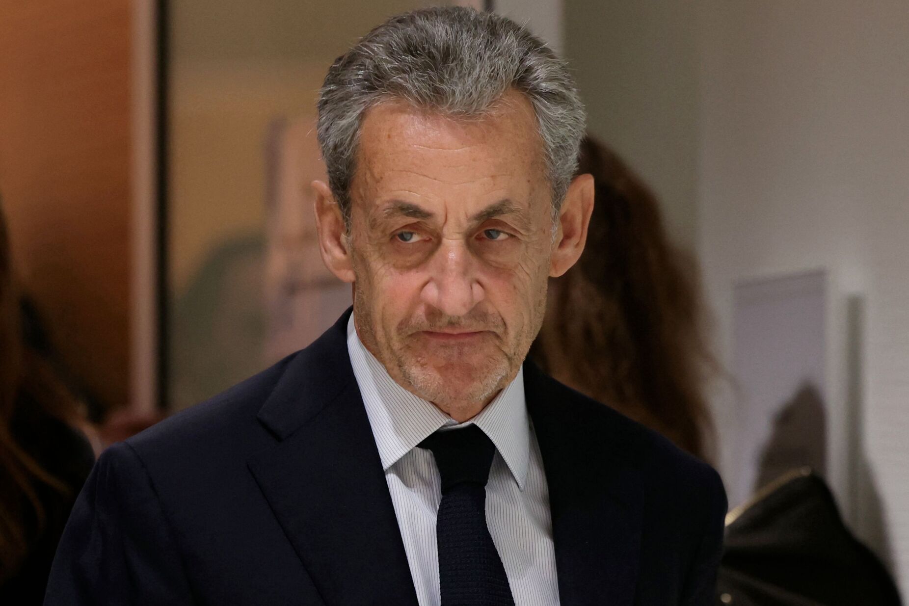 Nicolas Sarkozy condenado a cinco anos de prisão