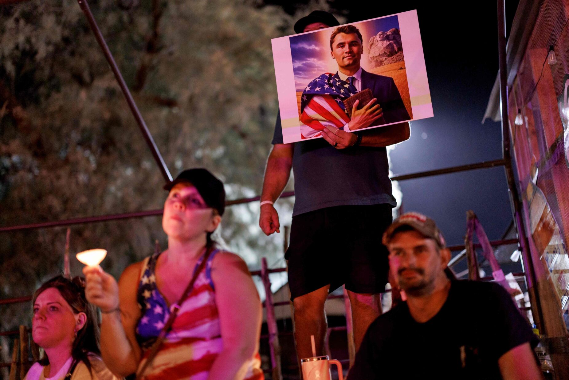 "Espero que a bala esteja bem" e "zero compaixão": há pessoas a ser despedidas por alegados comentários sobre a morte de Charlie Kirk