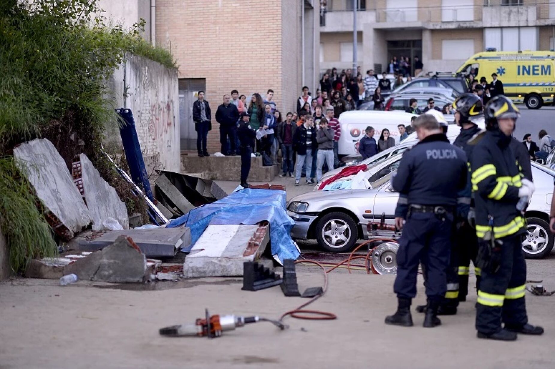 Condomínio condenado a pagar 450 mil euros pela morte de três alunos esmagados por um muro em Braga