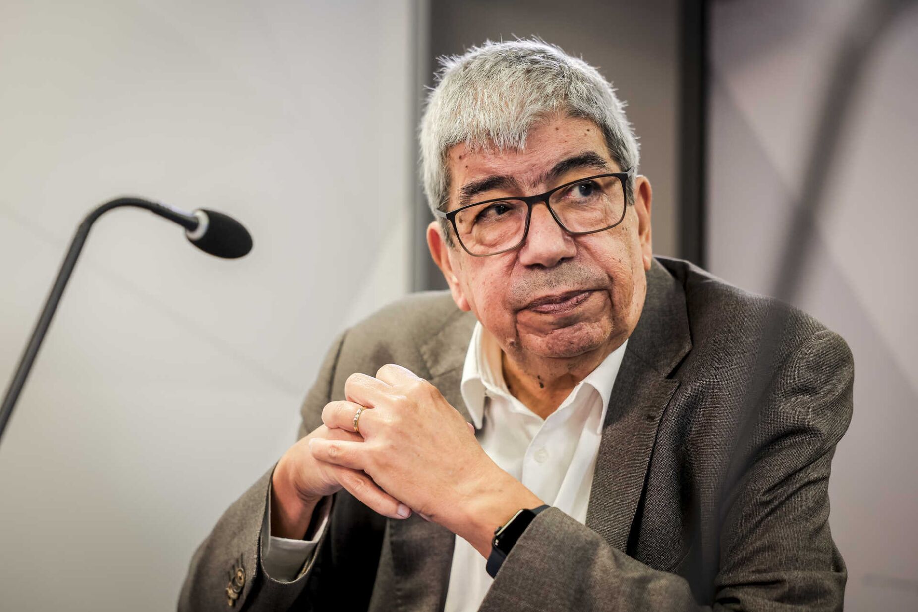 Ferro Rodrigues diz que há "uma perseguição consciente" contra si e que extrema-direita está envolvida