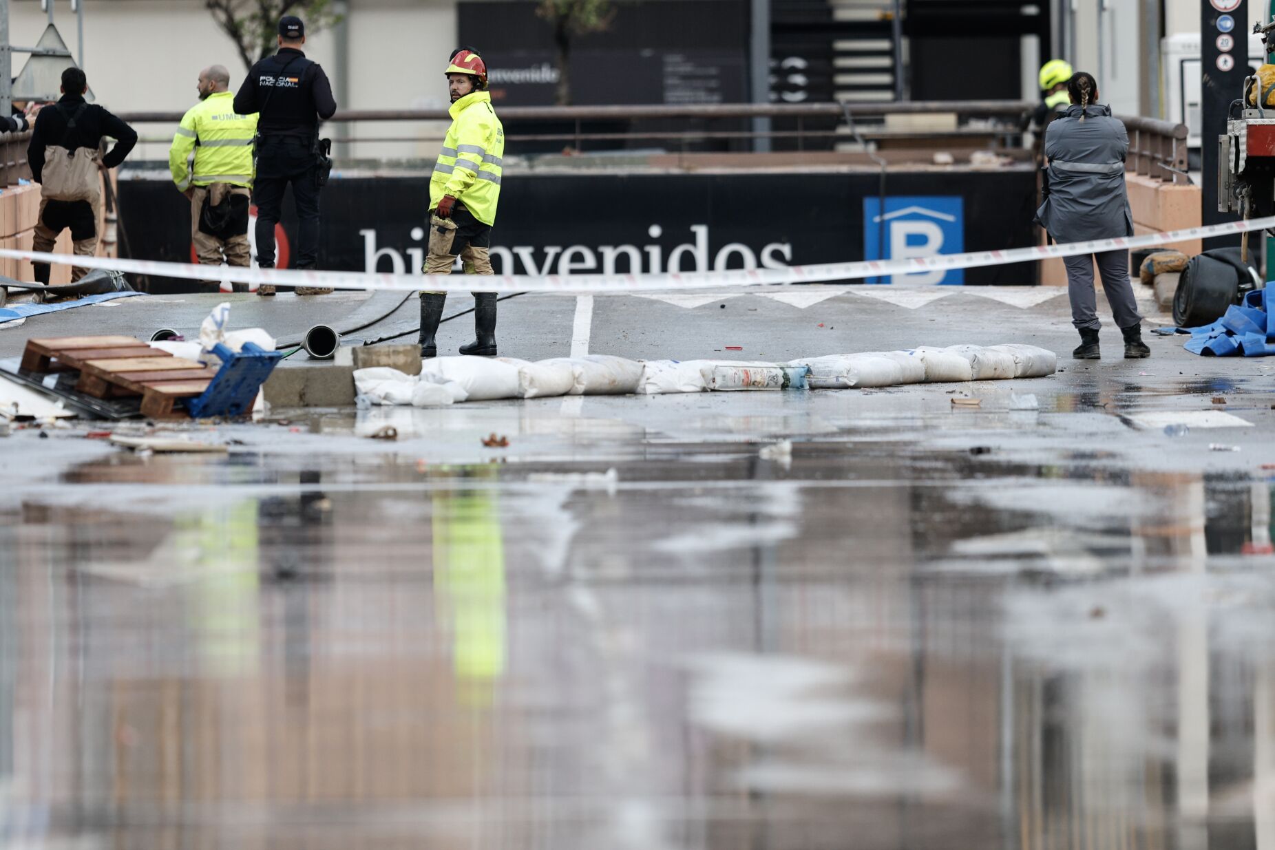 Chuva forte coloca Catalunha sob aviso vermelho. Barcelona mais afetada, cancelados quatro voos de e para Lisboa