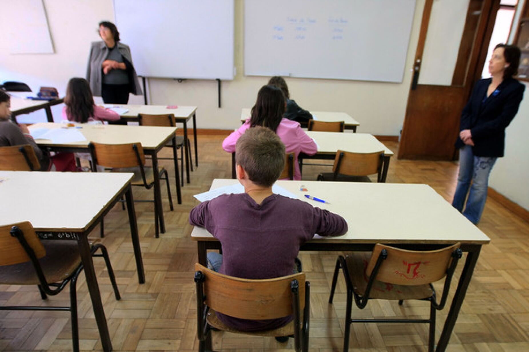 "É mentira." Professores e diretores rejeitam má gestão das escolas e destacam que "país não é só Lisboa e Porto"