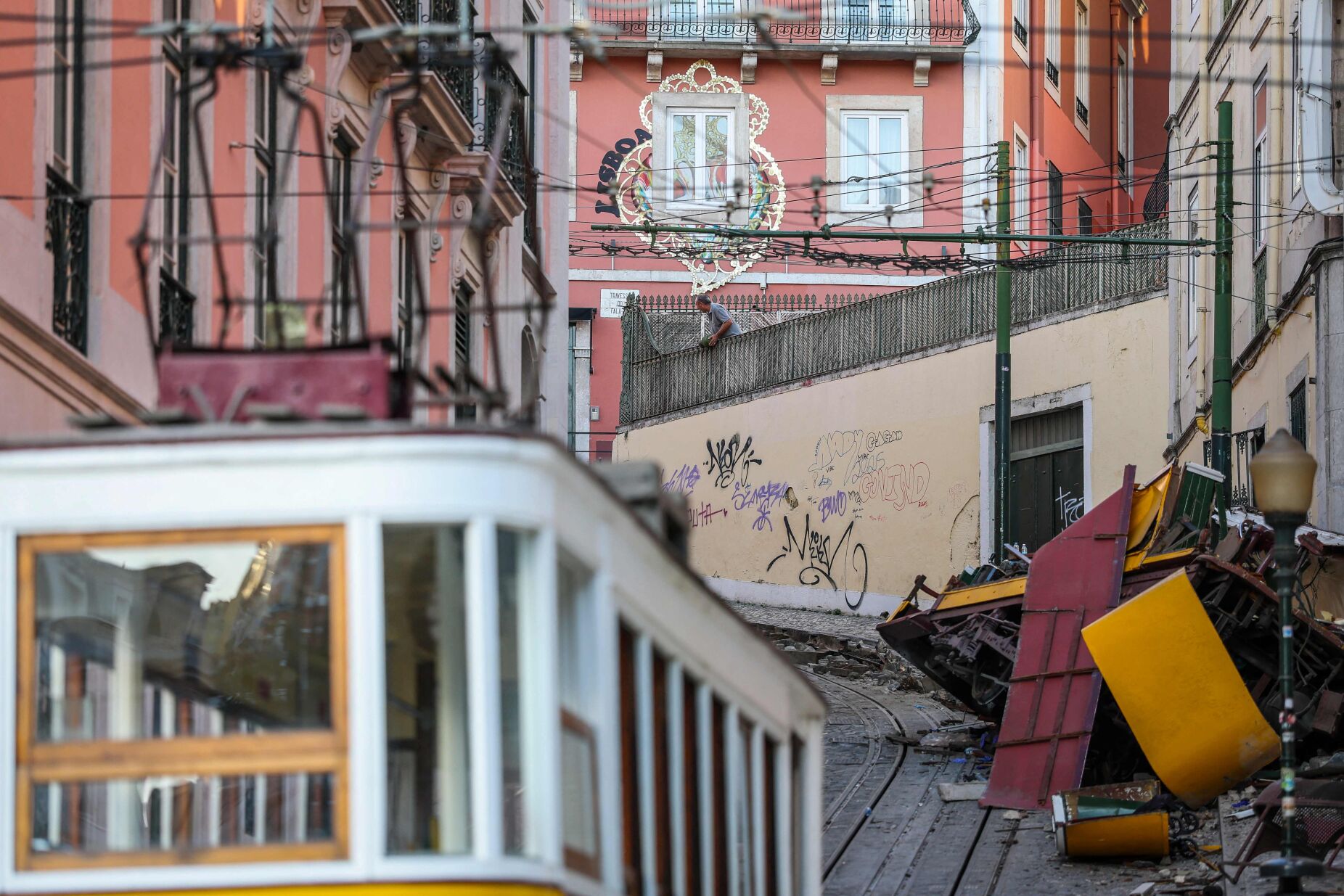 Elevador da Glória: PSD/CDS-PP na Câmara de Lisboa propõe novo sistema tecnológico para garantir segurança