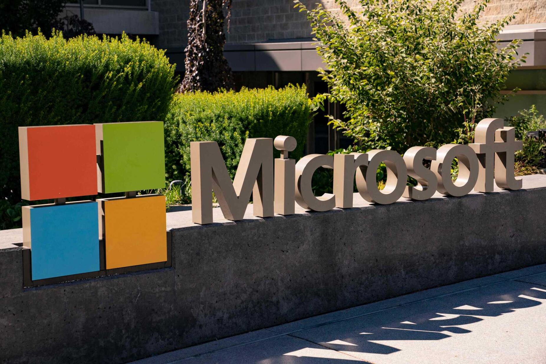 "Catástrofe natural no mundo virtual." Falha global na Microsoft mostra que é preciso criar "proteção civil digital"