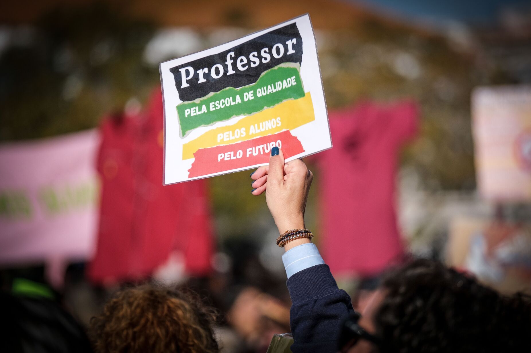 "Maria Esperança Portugal": Professores lançam candidata fictícia para pôr partidos a discutir Educação
