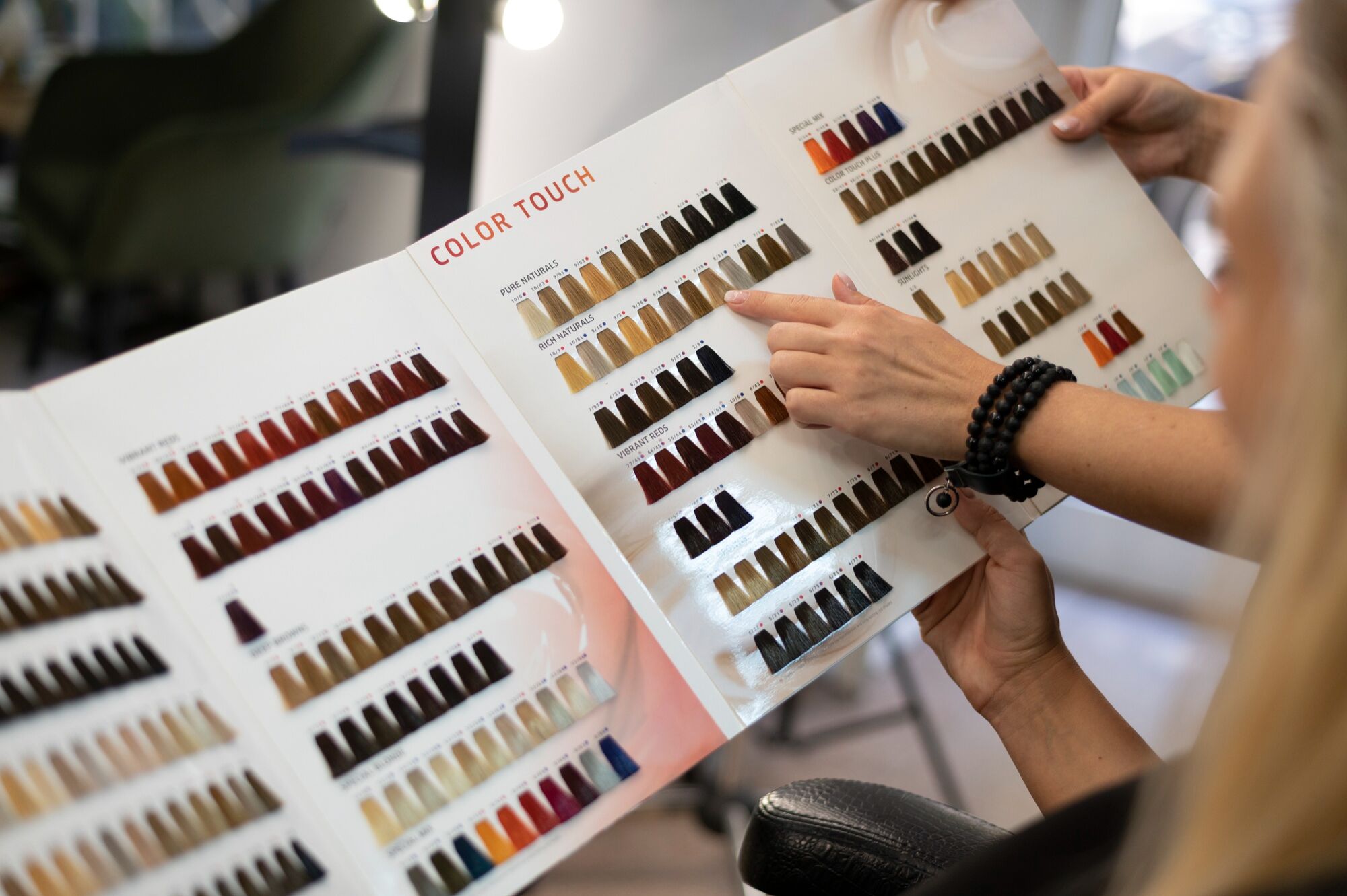 As cores de cabelo ideais para quem quer disfar&ccedil;ar as rugas