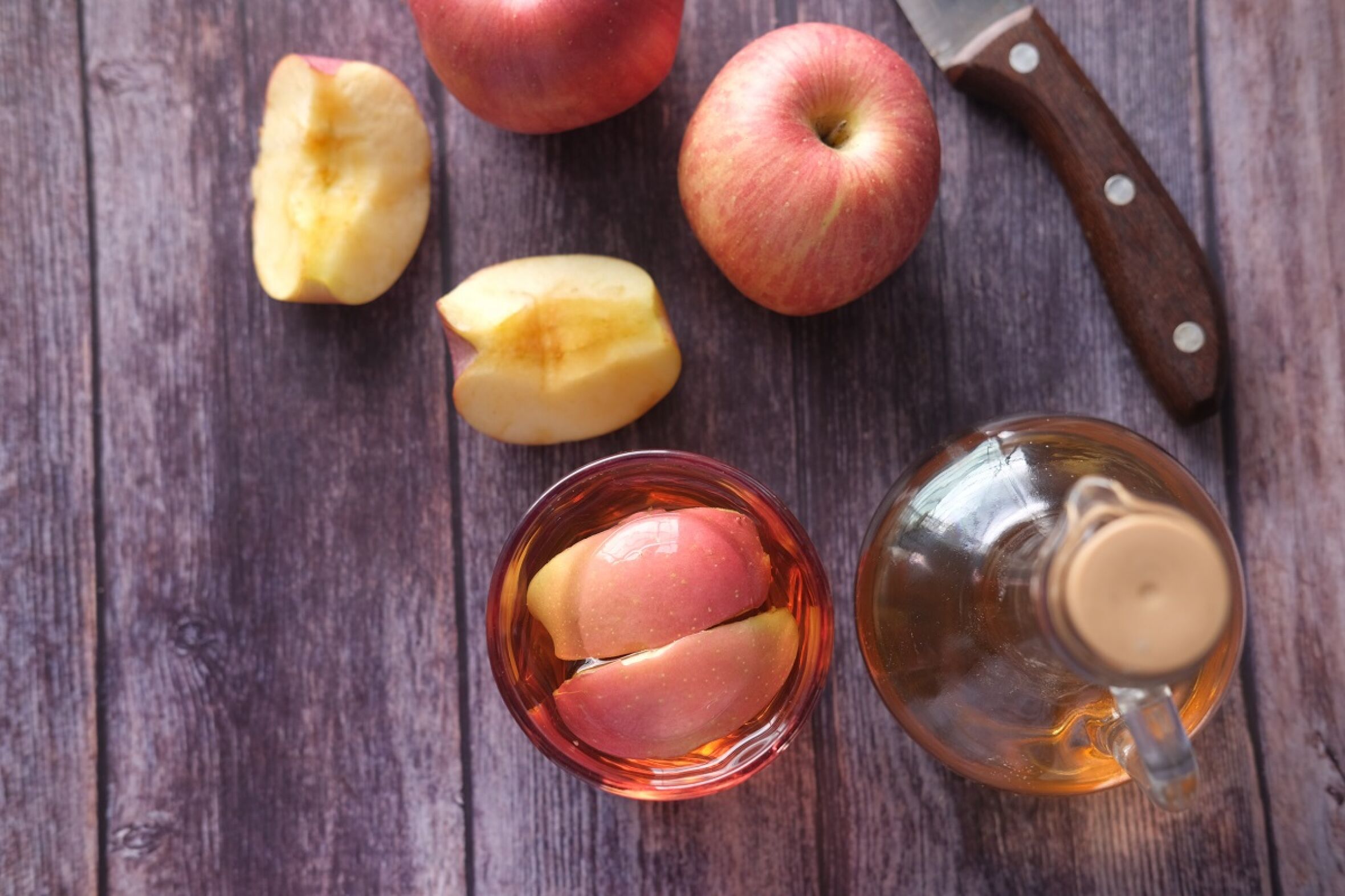 Sabia que o vinagre de maçã é bom para o seu cabelo?