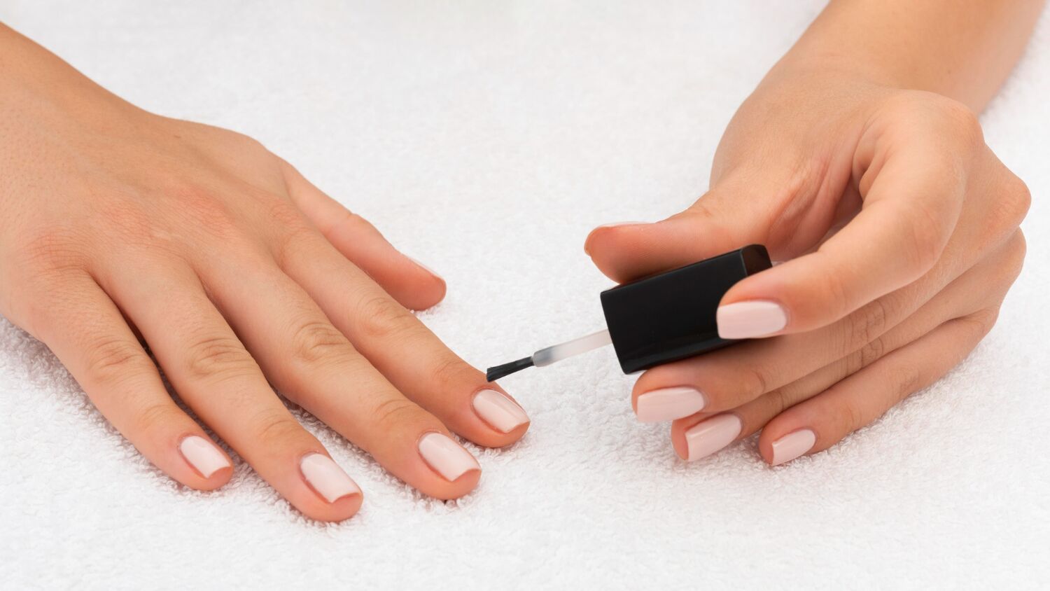 Como secar o verniz das unhas em dois minutos
