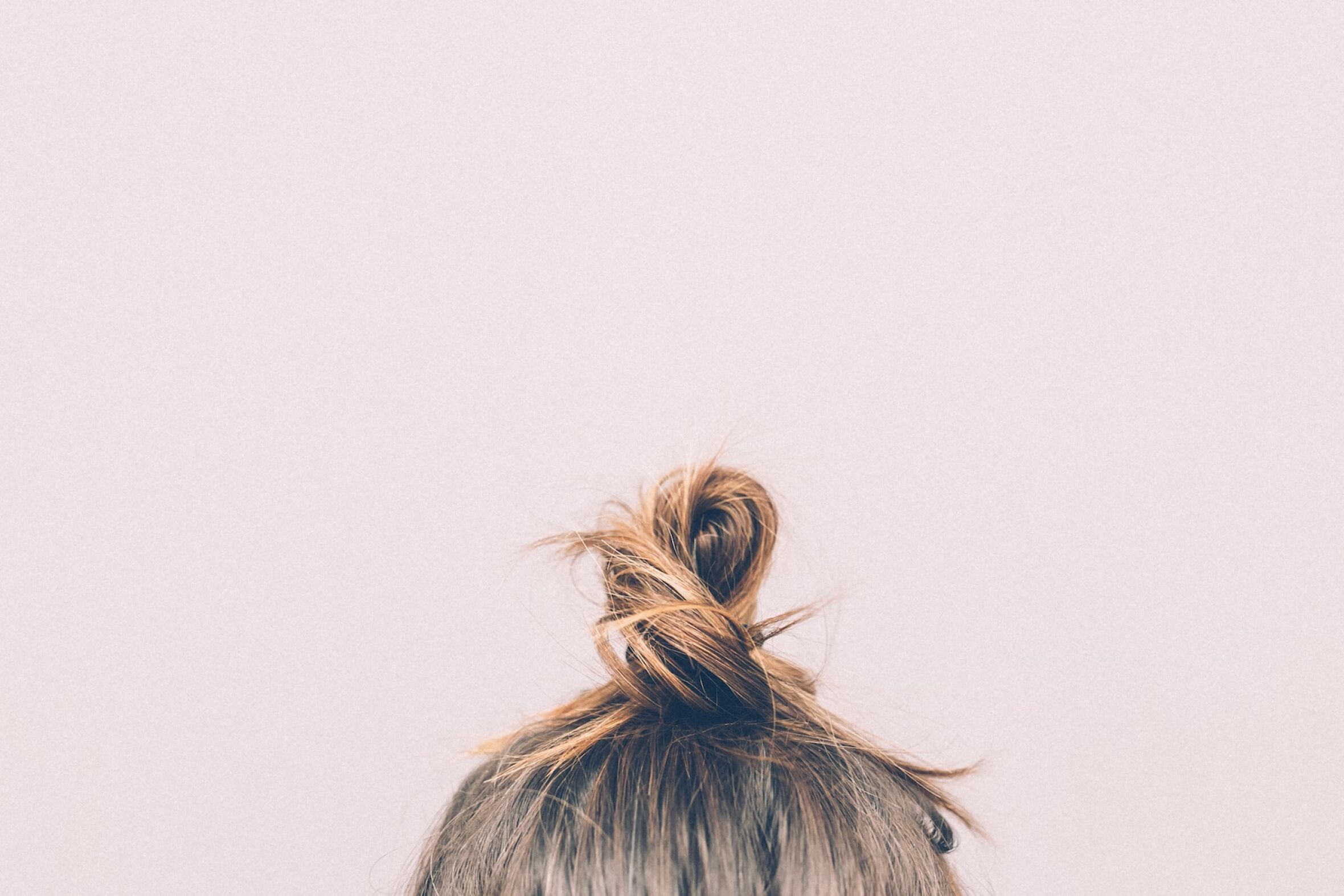 Descubra por que perde cabelo e como evitar esse problema